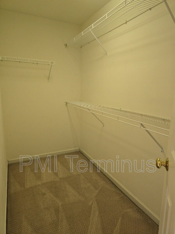 Building Photo - 3307 Fieldwood Dr SE