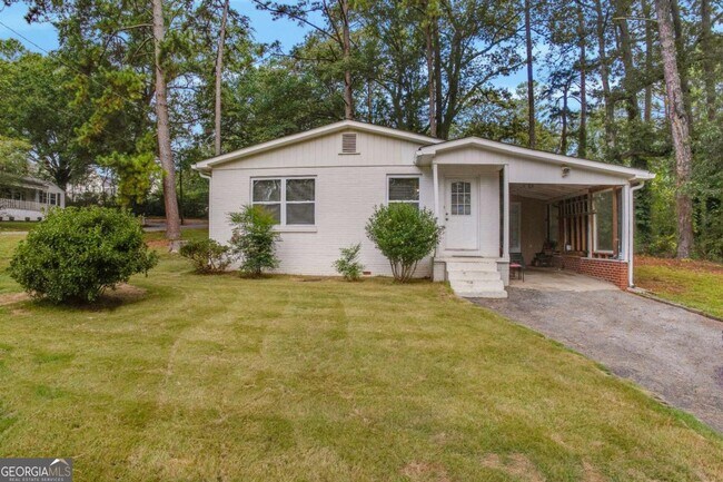 Primary Photo - 695 Trout St