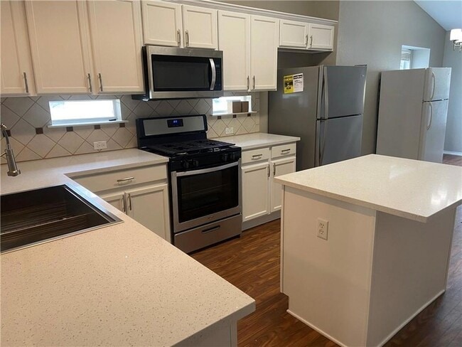 Building Photo - 1513 Big Bend Dr