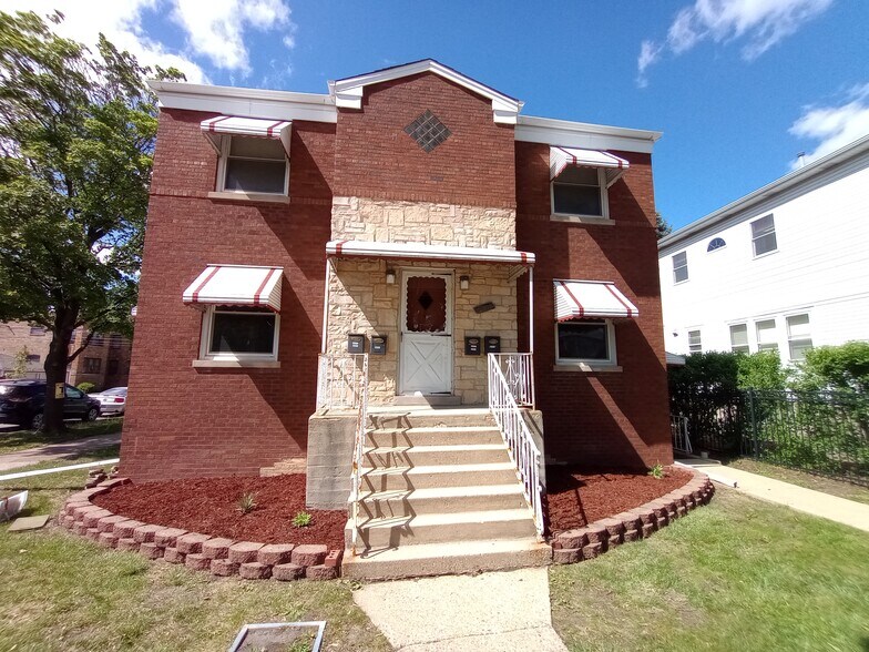 Primary Photo - 5260 W Foster Ave