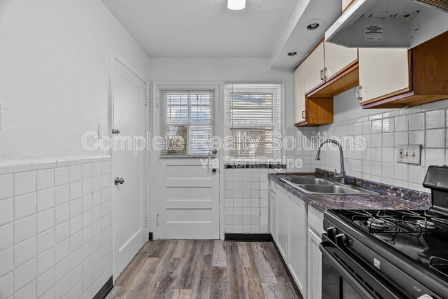 Building Photo - 6605 Barken Ave