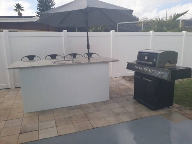 Outdoor Island Table - 5604 1st Avenue Dr NW