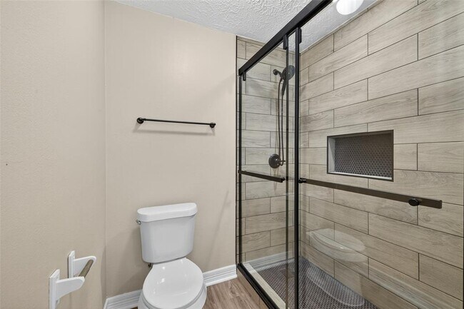 Building Photo - 6906 Pembrough Ln