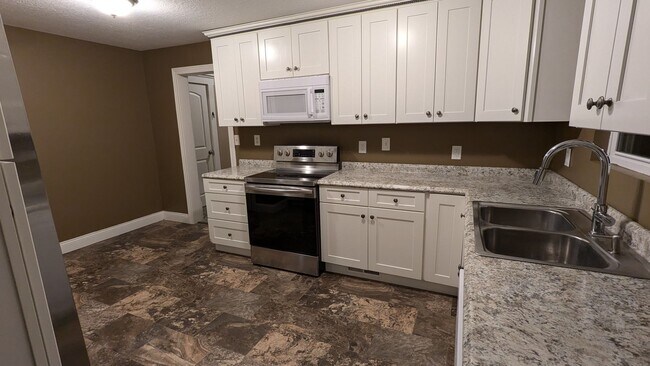 Building Photo - 3-Bedroom, 1-Bathroom Duplex Home for Rent in Perry