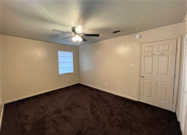 Building Photo - 5030 Stardust Dr