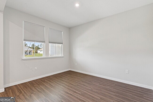 Building Photo - 208 Park View Ln