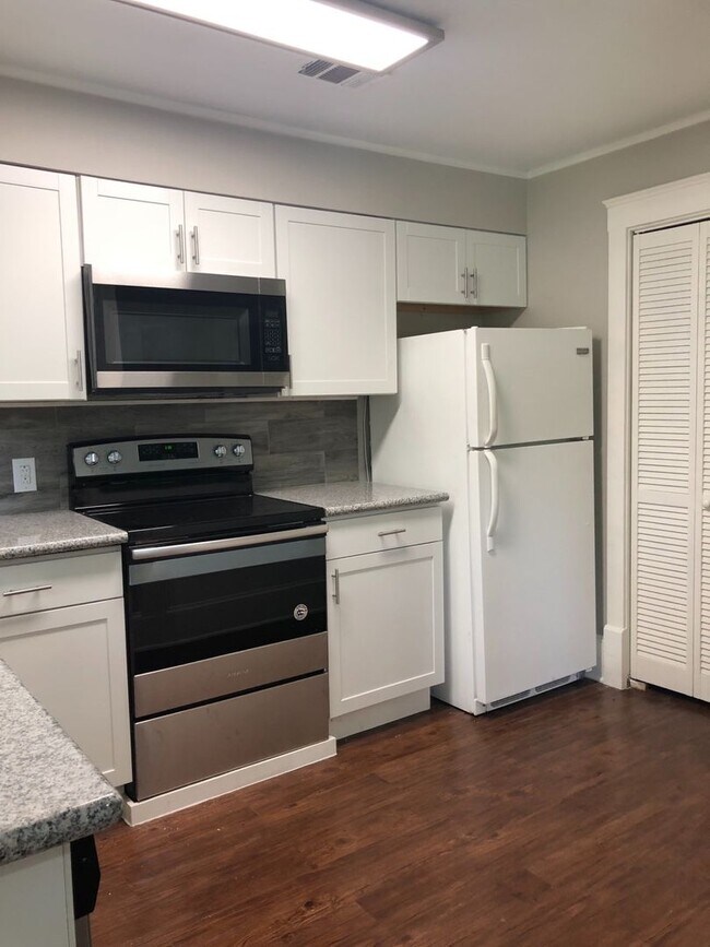 Building Photo - 540 Southtrail Dr