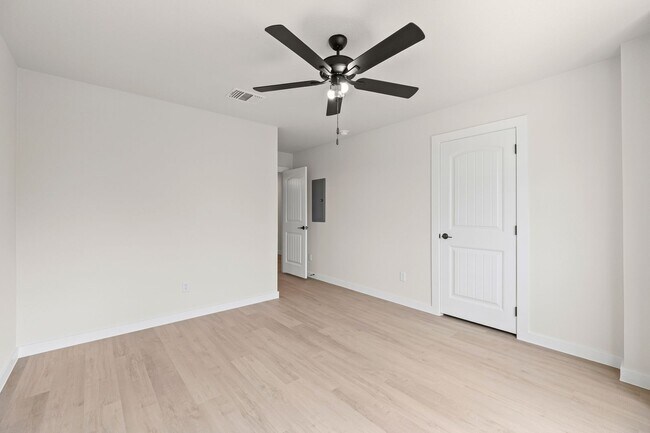 Building Photo - Legacy Homes – Brand New Texas Townhome for Rent!