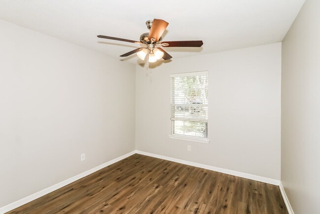 Building Photo - 19831 Billineys Park Dr