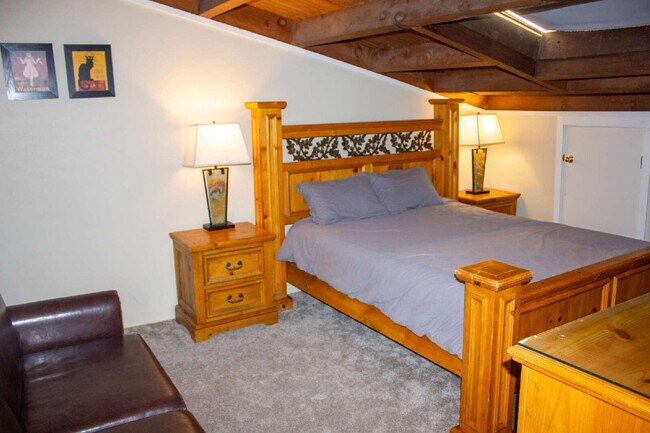 Building Photo - Charming 2-Bed, 2-Bath Plus LOFT Condo in Silverthorne!