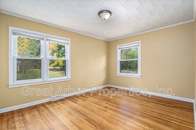 Building Photo - 1061 Centennial Ave