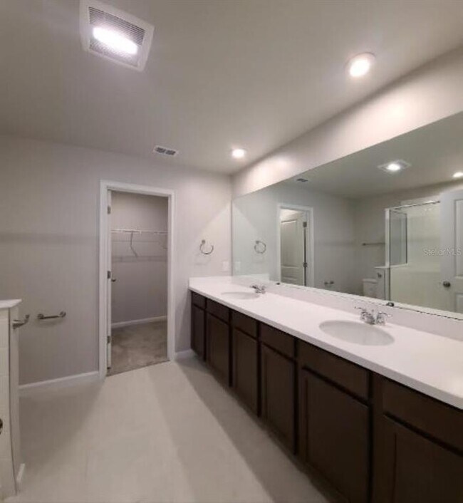 Building Photo - 2525 Arbor Wind Dr