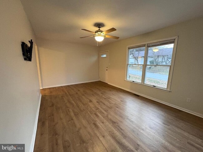 Building Photo - 39564 Potomac Ave