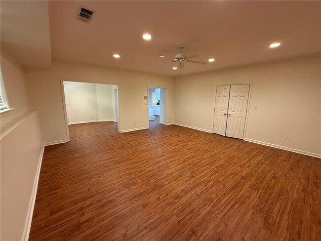 Building Photo - 305 Pilgrimage Point