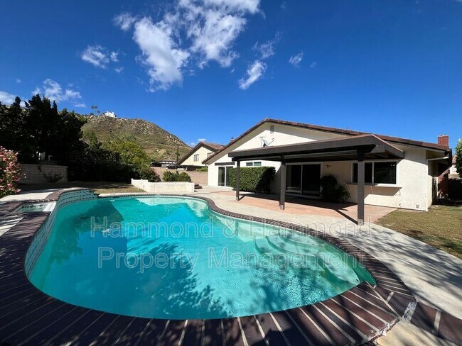 Building Photo - 11735 La Tierra Ct