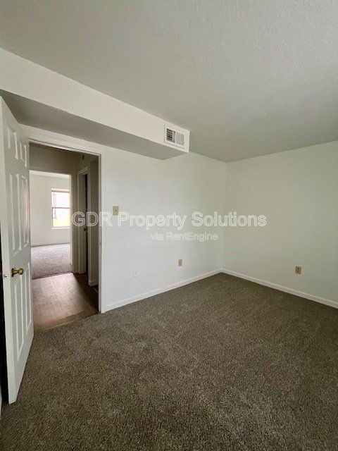 Building Photo - 420 Tennessee St NE