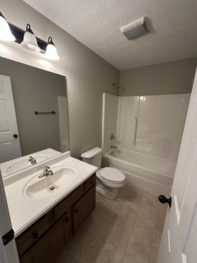 Building Photo - 126 High Point Dr