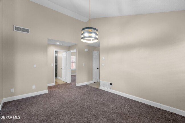 Building Photo - 450 Sunrise Hills Dr
