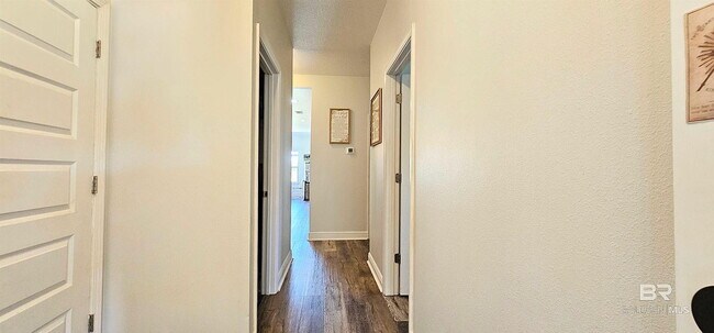 Building Photo - Single Family Home For Rent