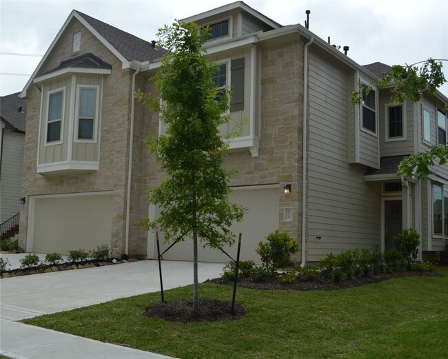 Building Photo - 28043 Rocky Heights Dr