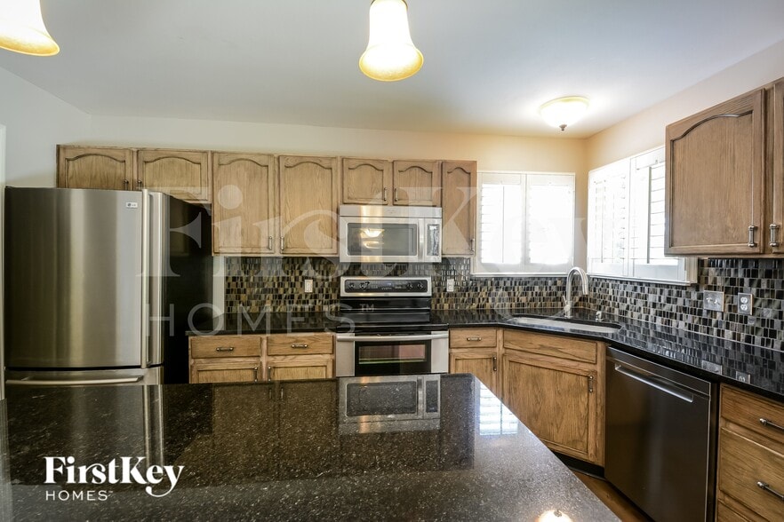 Building Photo - 616 Autumnwood Forest Dr