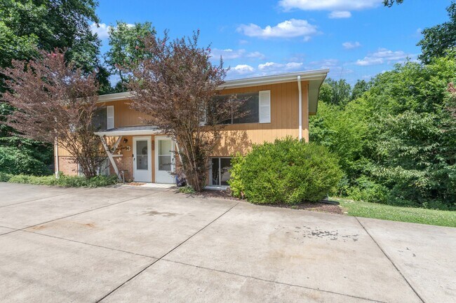 Building Photo - 622 Ermac Dr
