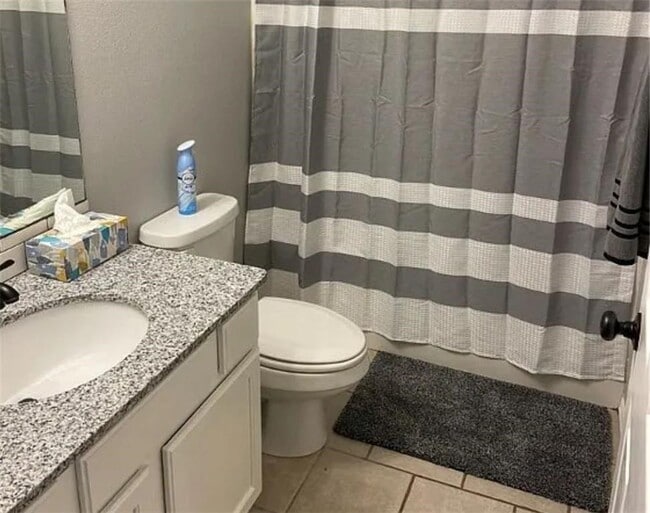 Building Photo - 826 W Peachtree Dr