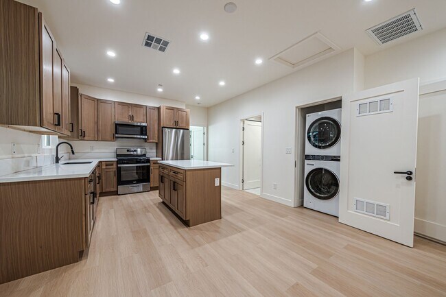 Building Photo - Now Offering Two Weeks Free – Upstairs 3-B...