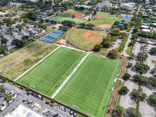 Building Photo - 2590 Coral Springs Dr