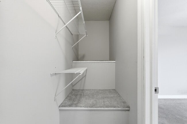 Building Photo - 986 Shaula Dr