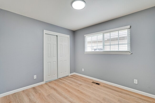 Building Photo - 1660 S Capitol Ave