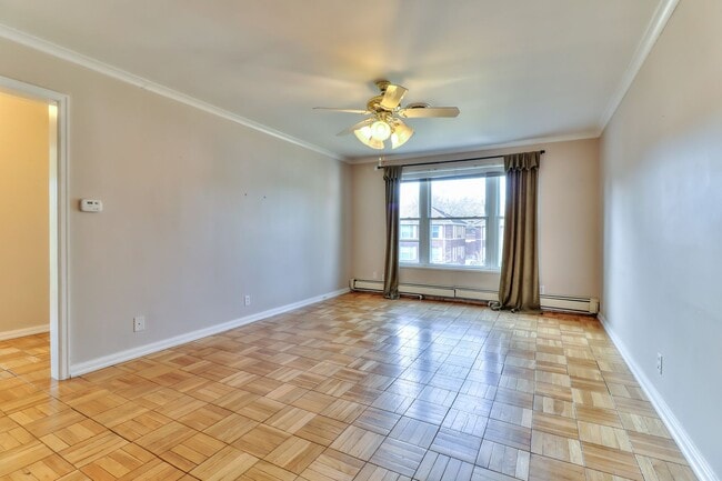 Building Photo - 2 bedroom, 1 bath condo close to Blair Par...