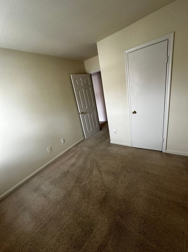 Building Photo - Cozy townhome in Grafton section of York C...