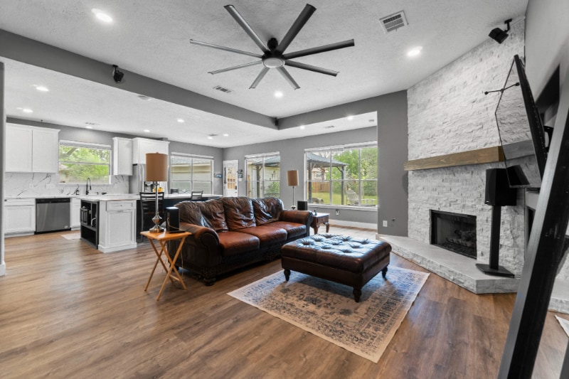 Building Photo - 6310 Briar Cross Ct