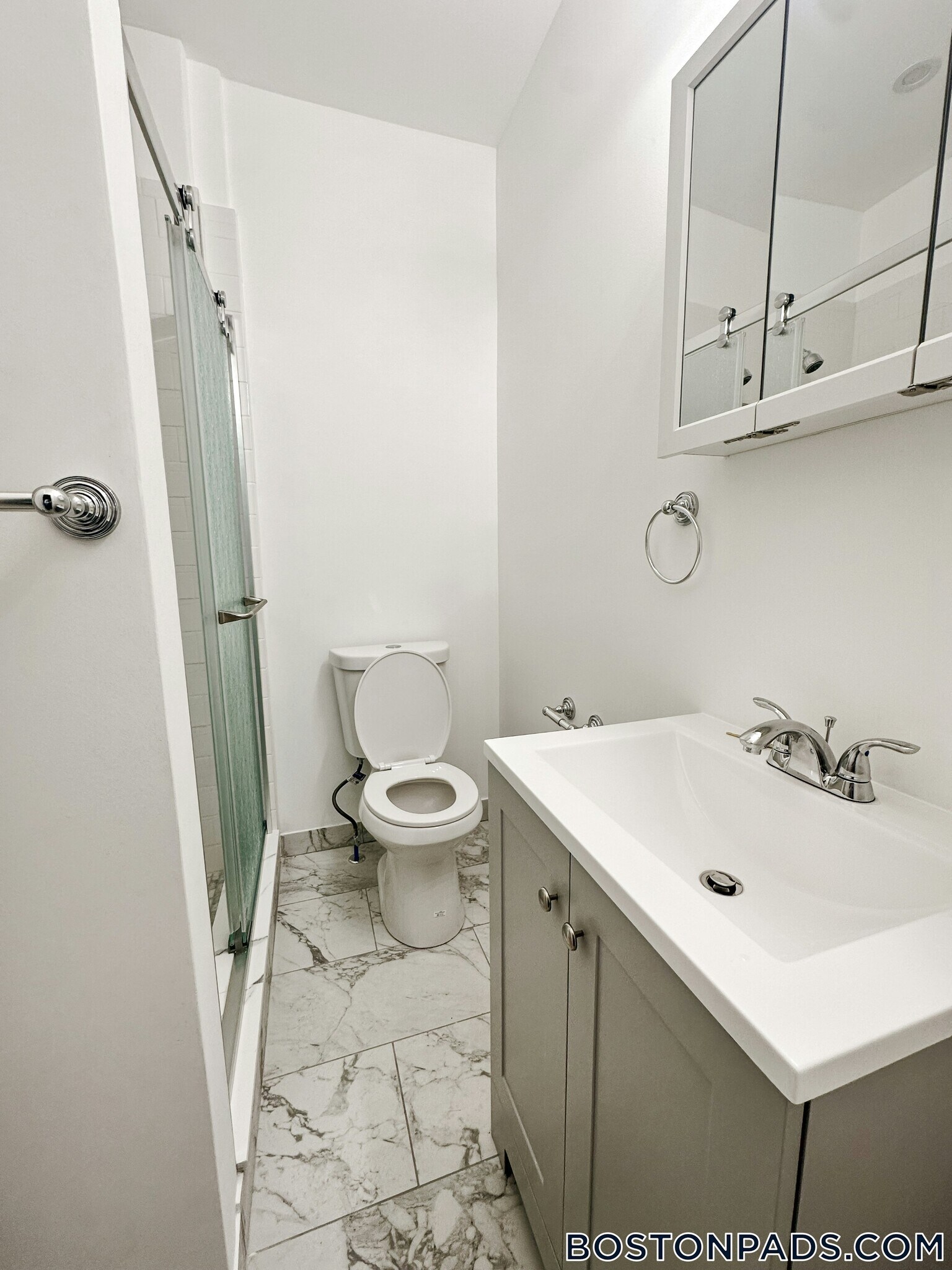 Building Photo - 15 Pond St