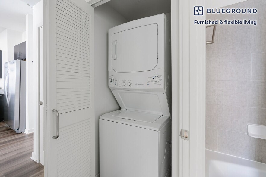 Building Photo - 4918 St Elmo Ave