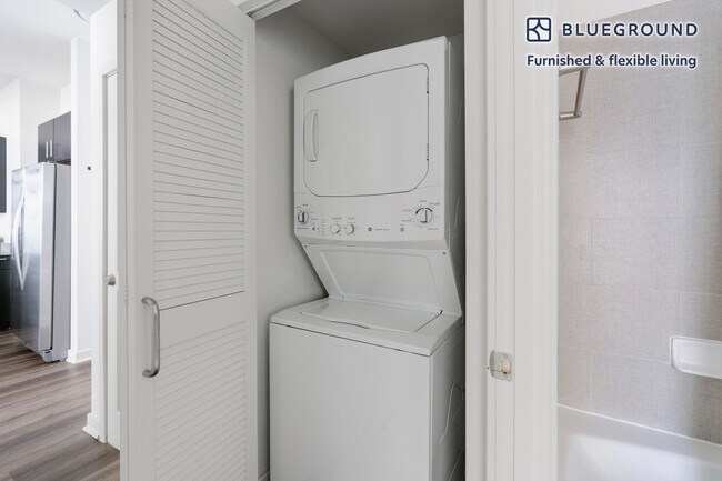 Building Photo - 4918 St Elmo Ave