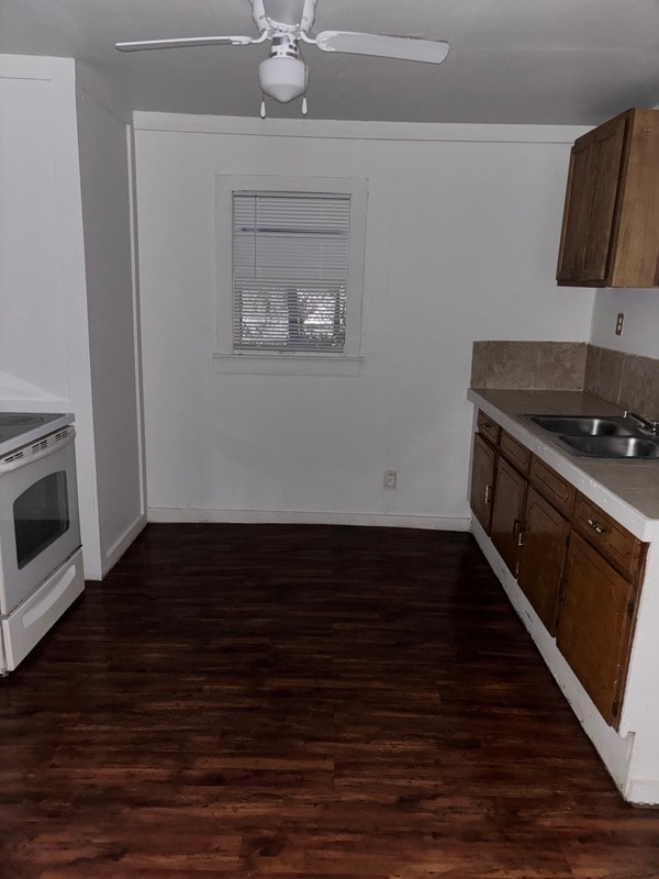 Building Photo - 2721 S Rock St