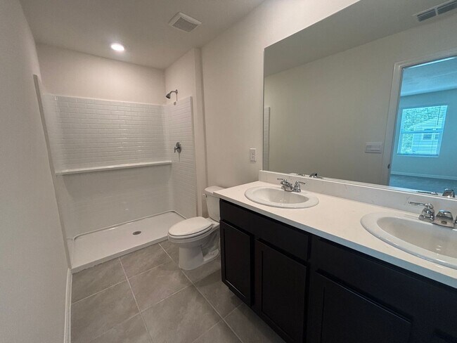 Building Photo - 3/2 Townhouse, Great Location