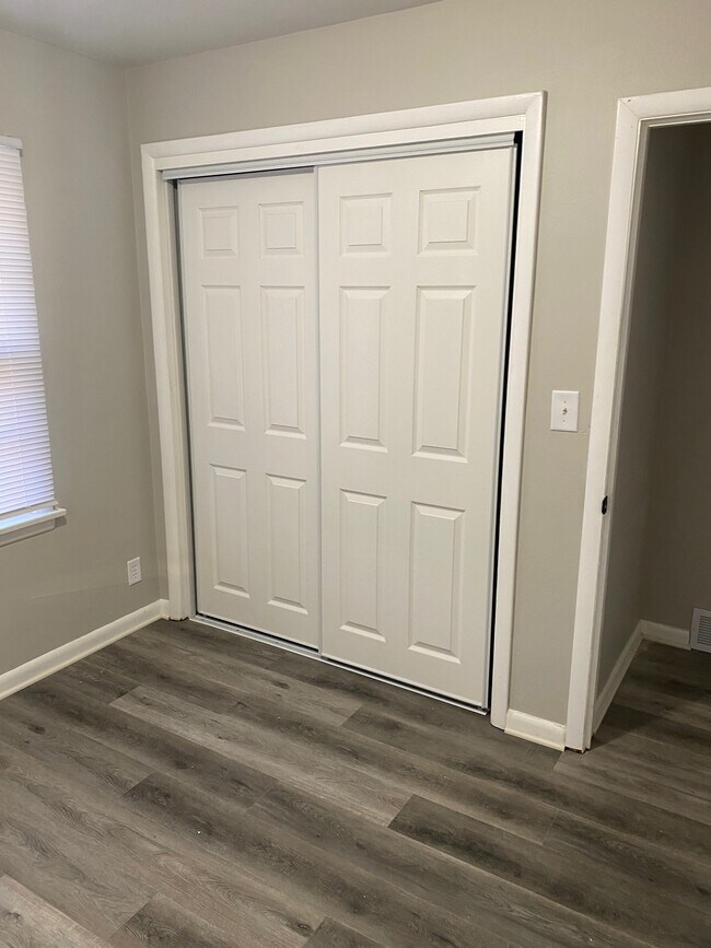 Building Photo - 3807 N Faber Ave