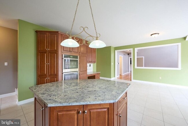 Building Photo - 1401 Hampstead Ct