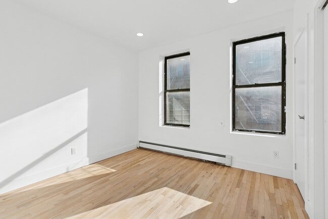 Building Photo - 441 W 151st St