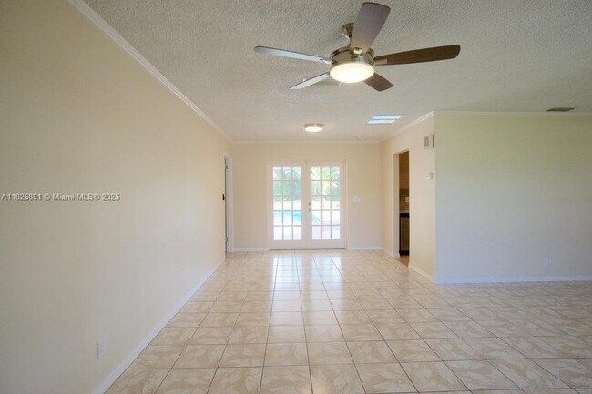 Building Photo - 4770 Holly Dr