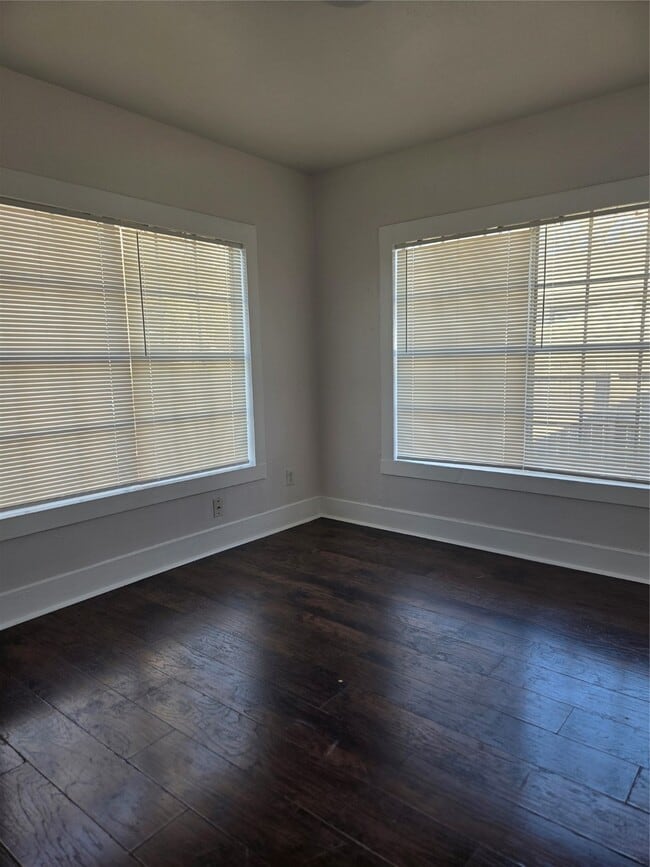 Building Photo - 6813 Avenue O