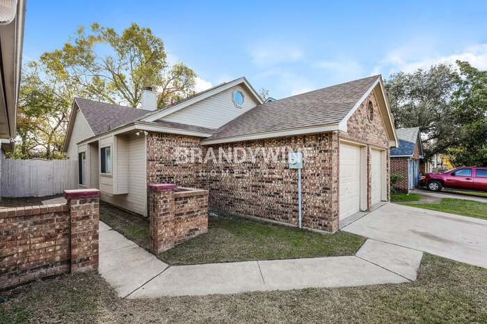 Building Photo - 922 Gable Ave