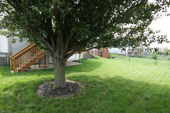 Building Photo - 2211 W Jubilee Ln