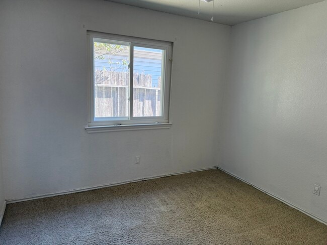 Building Photo - 4806 Silver Leaf Ct