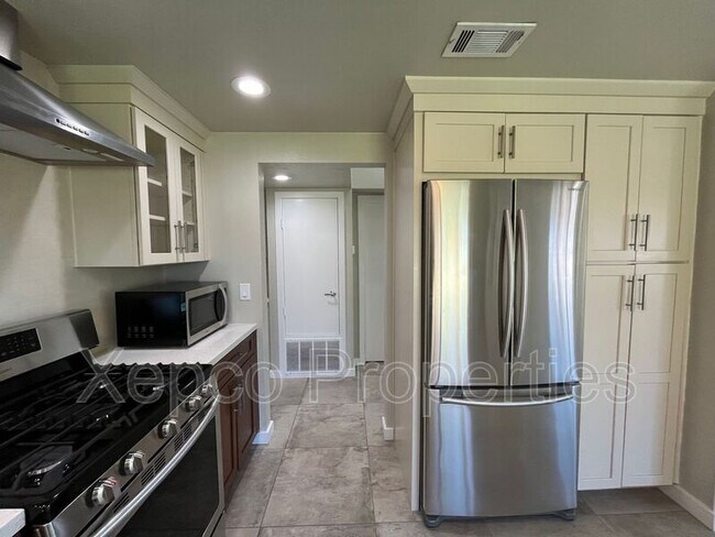 Building Photo - 41737 Armanac Ct