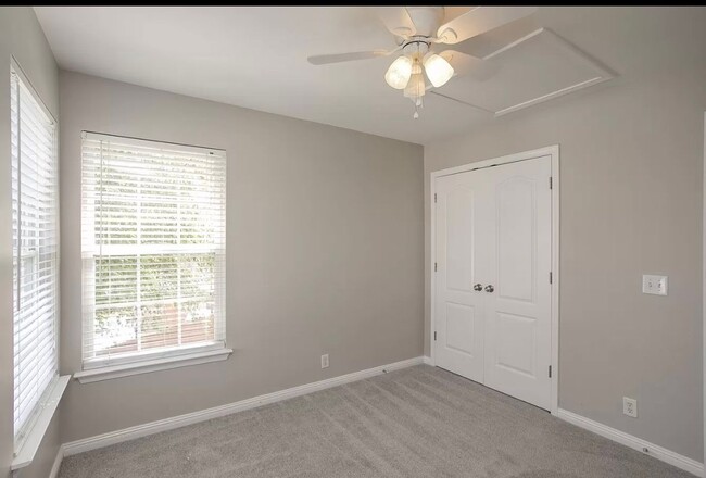 Building Photo - 6861 Scarlet Ridge Dr
