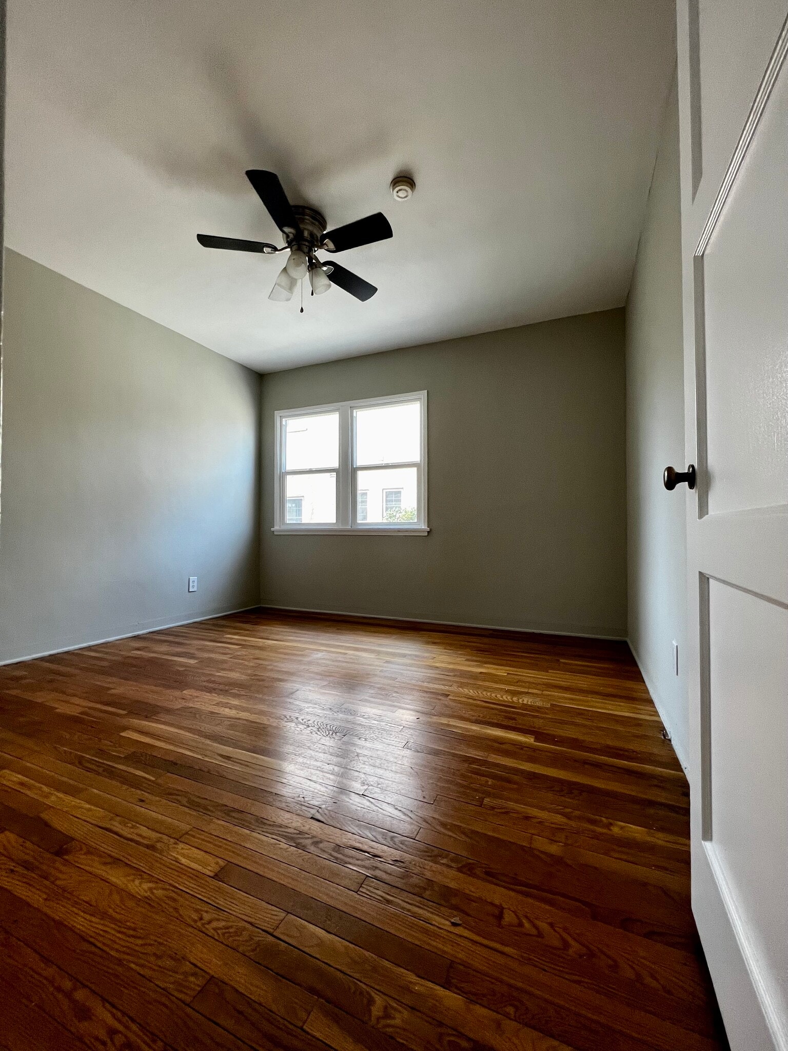 BEDROOM - 1738 Carmona Ave